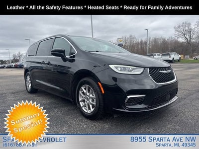 2025 Chrysler Pacifica Select