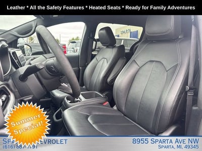2025 Chrysler Pacifica Select