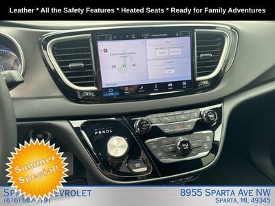 2025 Chrysler Pacifica Select