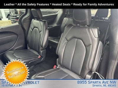 2025 Chrysler Pacifica Select