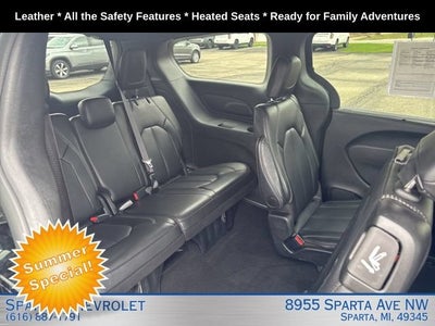 2025 Chrysler Pacifica Select