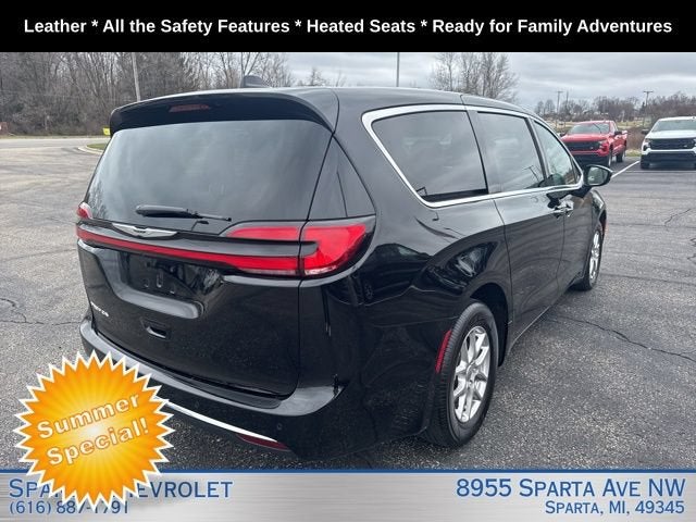 2025 Chrysler Pacifica Select