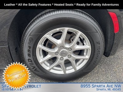 2025 Chrysler Pacifica Select