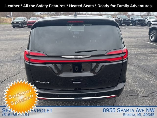 2025 Chrysler Pacifica Select