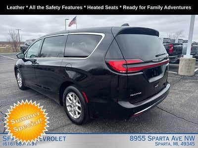 2025 Chrysler Pacifica Select