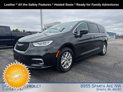 2025 Chrysler Pacifica Select