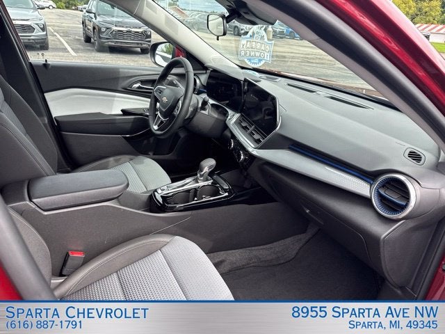 2025 Chevrolet Trax LT FWD